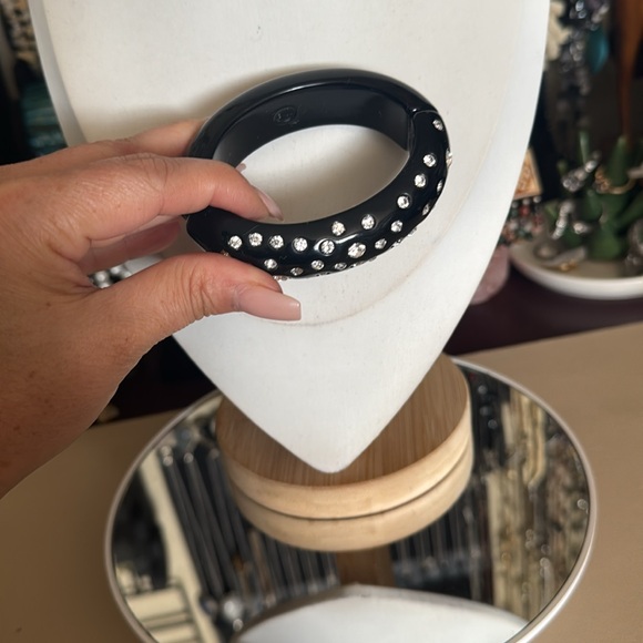 Kenneth Jay Lane clamp rhinestone Bracelet - Picture 4 of 4